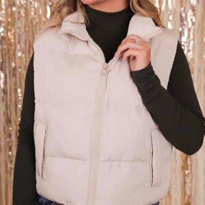 S NWT Entro Cream Puffer Vest